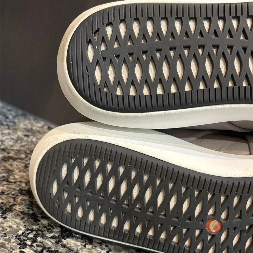 Clarks Un Rio Cross Stone Slip on Ballet Flat Sneaker Size 10 - Picture 8 of 9